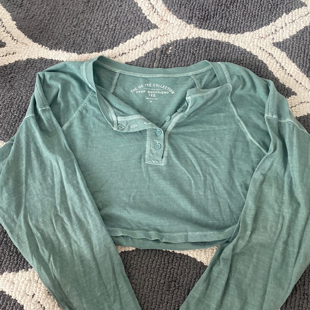 Cropped boyfriend tee